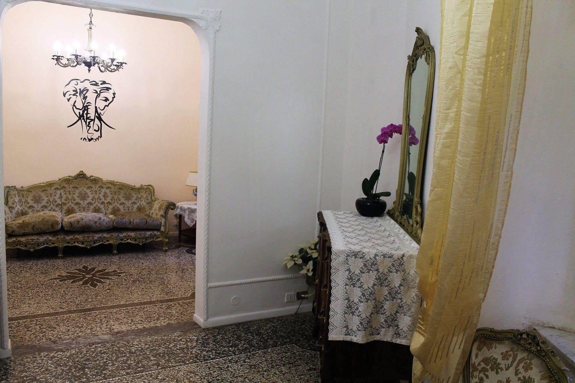In Centro Zona Fiera,davanti Al Galliera * Genova