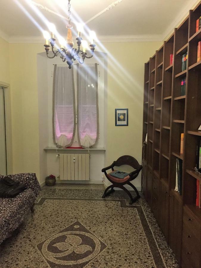In Centro Zona Fiera,davanti Al Galliera Genova